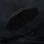 Premium-Regenschirm aus RPET mit automatischer Öffnung Ø130 Swiss Peak farbe schwarz Lifestyle-Bild 2