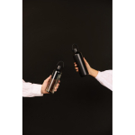 Thermoflasche 600 ml aus recyceltem Edelstahl mit Griff farbe schwarz Lifestyle-Bild 2