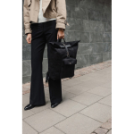 Rucksack aus Kunstleder 15” mit modernem Design & sicherem Verschluss farbe schwarz Lifestyle-Bild