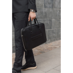 Aktenkoffer 15” aus recyceltem Material mit robusten Griffen & Gurt farbe schwarz Lifestyle-Bild 2