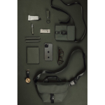 Umhängetasche urban aus recyceltem Material mit leichtem Design farbe grün Lifestyle-Bild 3