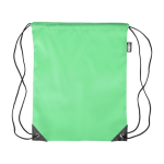 Turnbeutel aus Polyester mit schwarzen Ecken und Kordeln farbe hellgrün erste Ansicht