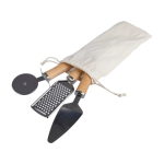 Reibe, Tortenheber und Pizzaschneider in Baumwollbeutel erste Ansicht