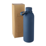 Flasche aus recyceltem Edelstahl mit gummierter Oberfläche und Trageriemen, 500 ml zweites Detailbild