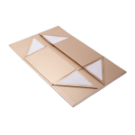 Selbstaufrichtende Geschenkbox aus Karton mit Magnetverschluss farbe gold vierte Ansicht