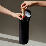 Schwarze Thermohülle für Flaschen mit Tragegriff farbe schwarz Detailbild