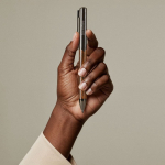 Eleganter Drehmechanik-Kugelschreiber aus Holz mit blauer Tinte farbe dunkler holzton Detailbild 3