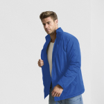 Wind- und wasserabweisender, wattierter Parka aus RPET