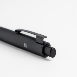 Aluminium Kugelschreiber mit Druckmechanik und silbernen Details