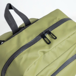 PU-Leder-Rucksack mit Fronttaschen und seitlichen Mesh-Fächern, 15,6”