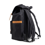 Rucksack aus wasserabweisendem RPET mit Magnetverschlüssen