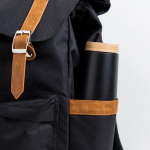 Rucksack aus wasserabweisendem RPET mit Magnetverschlüssen