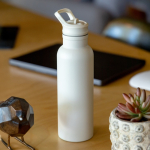 Thermoflasche aus Edelstahl mit festem Griff und klappbarem Trinkhalm