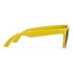 Sonnenbrille in vielen Farben mit schwarzer UV400-Linse farbe gelb dritte Ansicht