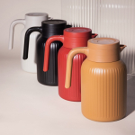 Thermo-Karaffe mit markanten Längsstreifen 1,5 L farbe beige dritte Ansicht