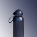 Monochrome Thermoflasche aus Stahl mit Runddeckel 500 ml farbe dunkelblau zweite Ansicht