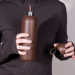 Monochrome Thermoflasche aus Stahl mit Runddeckel 500 ml farbe dunkelbraun zweite Ansicht