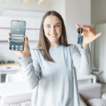 Rechteckiger PVC Schlüsselanhänger mit vorprogrammiertem NFC farbe weiß