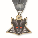 Personalisierbare Holzmedaille mit V förmig angenähter Kordel farbe weiß fünfte Ansicht