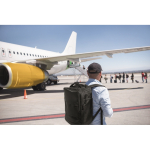 Erweiterbarer Kabinenrucksack aus RPET-Polyester 600D 15'' farbe schwarz Stimmungsbild zweite Ansicht