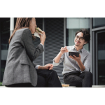 Kühltasche mit Temperaturanzeige und kurzen Tragegriffen 5 L farbe schwarz Stimmungsbild zweite Ansicht