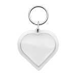 Kunststoff-Schlüsselanhänger mit Metallring in Herzform erste Ansicht