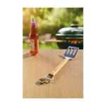Grillwender mit Flaschenöffner und Holzgriff achte Ansicht