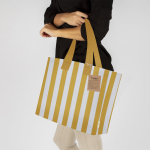 Tasche aus recycelter Baumwolle mit Bodenfalte und langen Henkeln