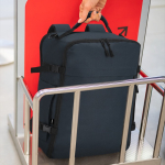 Multifunktionaler Reiserucksack für 15” Laptop mit Diebstahlschutz Ansicht in Umgebung