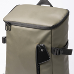 Kühlrucksack aus Kunstleder mit isothermischem Innenraum und Öffnung farbe dunkelgrün erste Detailansicht