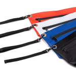 Kulturbeutel wasserdicht mit Reißverschluss und Trageband farbe rot dritte Detailansicht