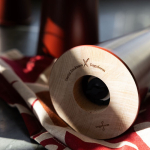 Konische Mühle aus Buchenholz Sagaform farbe dunkelrot vierte Ansicht