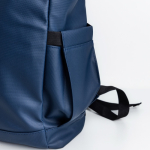 Rolltop-Rucksack mit PU-Beschichtung und Laptopfach 15,6''