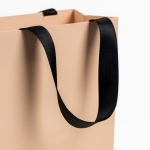 Premium Papiertüte matt mit Stoffgriffen 7 kg