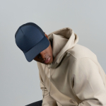 Trucker-Cap aus recyceltem Polyester mit 5 Panels und Netzrückseite