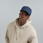 Trucker-Cap aus recyceltem Polyester mit 5 Panels und Netzrückseite