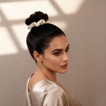 Set mit 2 Haargummis mit Präsentationsbeutel aus Polyester farbe natürliche farbe dritte Ansicht