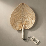 Strohfächer in Blattform mit Etikett zur Personalisierung farbe natürliche farbe vierte Ansicht