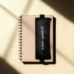 Etui aus recycelter Baumwolle mit Gummiband für Notizbuch farbe schwarz dritte Ansicht