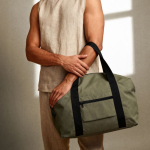 Polyester-Reisetasche mit Trolleyband und kurzen Griffen farbe grün Detailbild 3