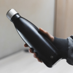 Auslaufsichere Thermoflasche aus recyceltem Edelstahl 500 ml farbe schwarz zweite Ansicht