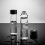 In Europa hergestellte Glasflasche mit auslaufsicherem Deckel 800ml farbe transparent Ansicht der Umgebung
