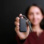 Mini-Powerbank-Schlüsselanhänger aus Recycling-Kunststoff 1000 mAh farbe schwarz vierte Ansicht der Umgebung