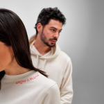 Damen-Sweatshirt aus Bio-Baumwolle Rundhals 300 g/m² Waikiki farbe beige zweite Ansicht der Umgebung