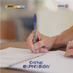 Klassischer transparenter Kunststoff-Kugelschreiber mit blauer Tinte BIC® Cristal®