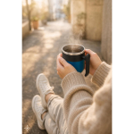 Doppelwandiger Reisebecher mit matter Oberfläche und rutschfester Basis 400 ml Stimmungsbild