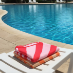 Schnelltrocknendes RPET-Strandtuch mit Sublimationsdruck, 100 x 180 cm farbe rot achte Ansicht
