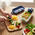 Multifunktionale Lunchbox mit Schraubdeckel und wiederverwendbarem Besteck farbe dunkelblau