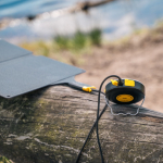 Outdoor-Taschenlampe mit 300 Lumen und externer 10.000-mAh-Batterie farbe schwarz achte Ansicht