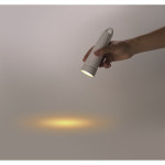 2-in-1 Schreibtischlampe und Taschenlampe mit in 3 Modi dimmbarem Licht farbe weiß Detailbild